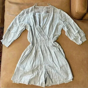 NWOT Women’s Florabella 3/4 Sleeve Romper Light Gray Size XS